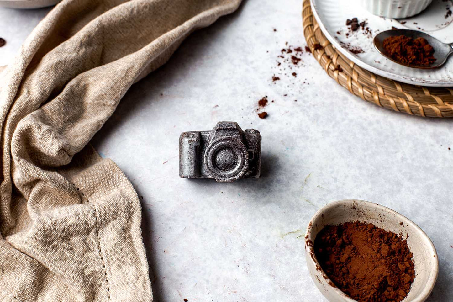 Small Chocolate Camera & Charger Cable – Photographer’s Gift Box