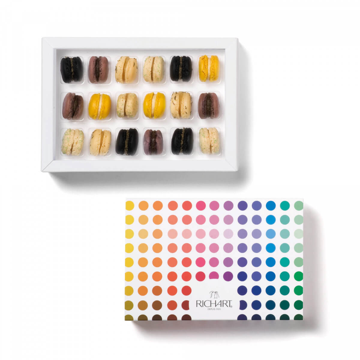 Box of 18 mini-French macarons appetizer in assorted flavors. Be original and serve these savory mini-macarons at your next cocktail party!