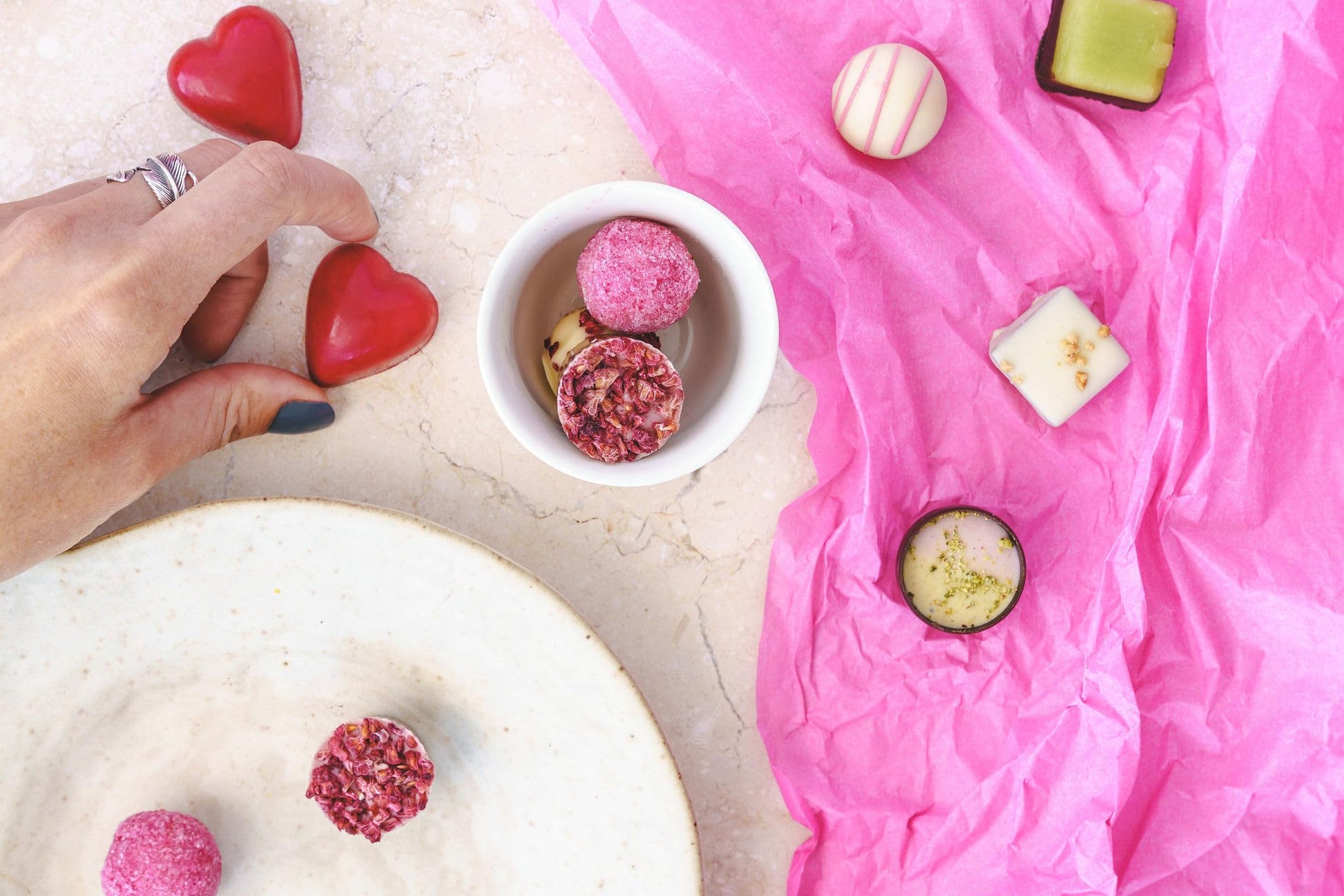 CocoLakka | 20 Enchanting Hand Picked Chocolates Gifts for Women | Finest Artisan Chocolate Gift Box Set | Hand Made English & Belgian Luxury Chocolates for Fathers Day, Birthday Him Her - Chocolate Gifts Heaven