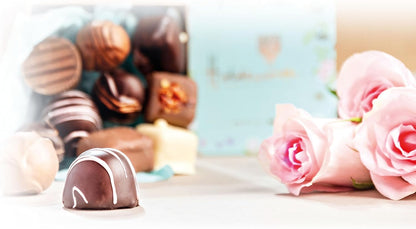 Holdsworth Chocolates Luxury Classic Milk, Dark and White Chocolate Truffle Assortment 110g - Chocolate Gifts Heaven