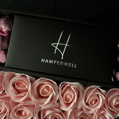 Lindt Lindor & Yankee Scented Votive Candle Signature Chocolate Hamper