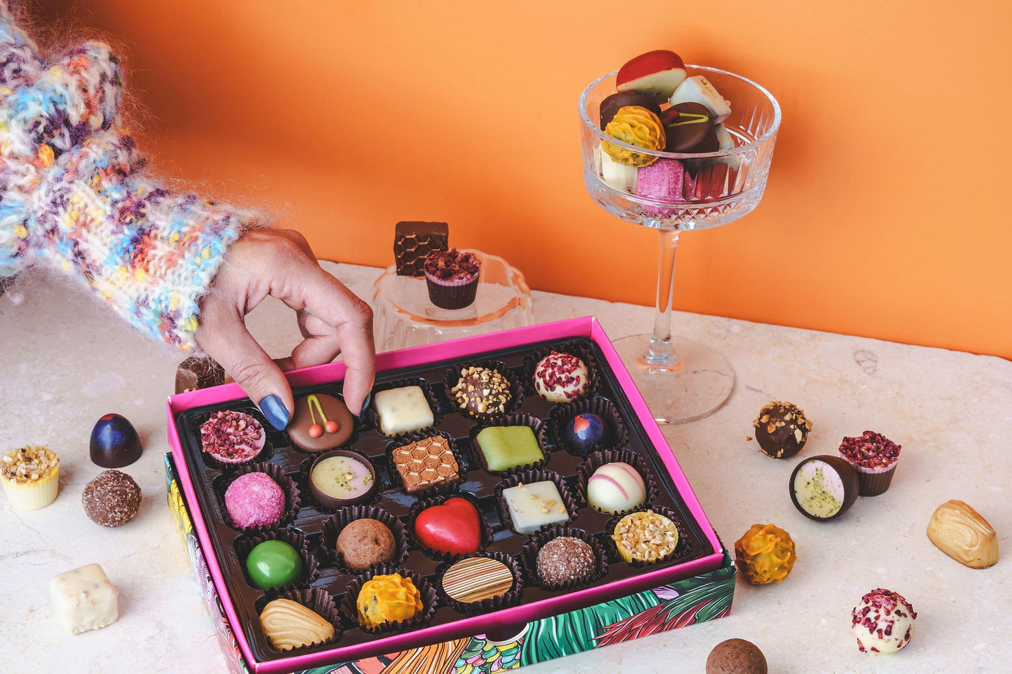 CocoLakka | 20 Enchanting Hand Picked Chocolates Gifts for Women | Finest Artisan Chocolate Gift Box Set | Hand Made English & Belgian Luxury Chocolates for Fathers Day, Birthday Him Her - Chocolate Gifts Heaven