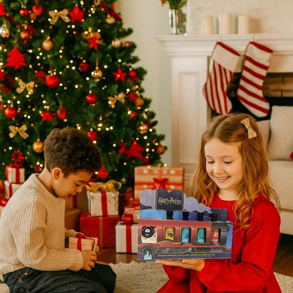 Harry Potter Hot Chocolate Gift Set - Hogwarts Express Coco Train of 4 x 42g Colour Changing Choxcolate Drinks with Marshmallows. Harry Potter Gifts for Stocking Fillers, Christmas Gifts for Kids