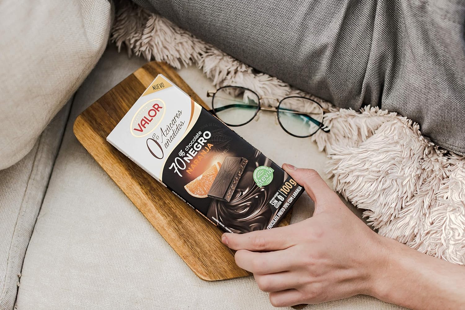 Valor Sugar Free Chocolate –  70% Dark Chocolate with Orange Pieces - Chocolate Gifts Heaven