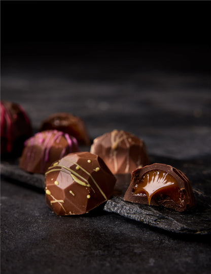 The Red Wine & Chocolate Gift Box - Chocolate Gifts Heaven