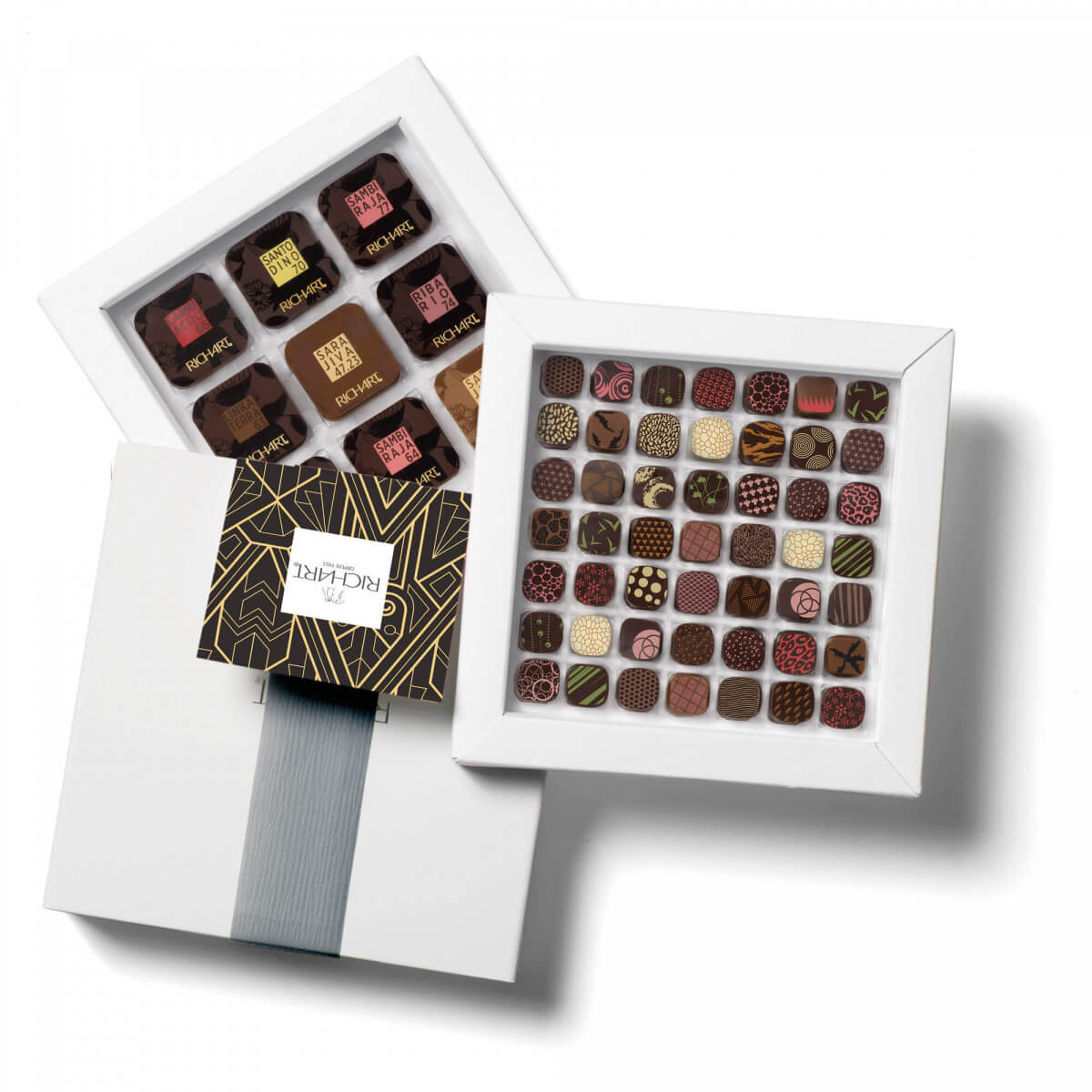 Gift box of 85 Fine Chocolates. Initiation for an amazing tasting cession. Iconic collections from the french chocolatier Richart.