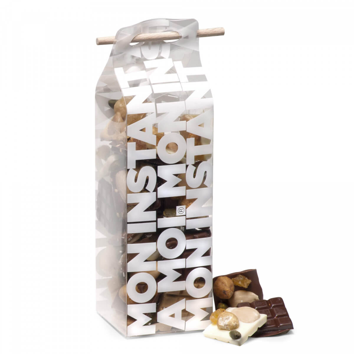 Pocket 33 generous mendiants Chocolate with dried fruits and nuts. Pistachios, white raisins, cocoa nibs, sesamy set. Dark, milk and white chocolates. 6.70 oz