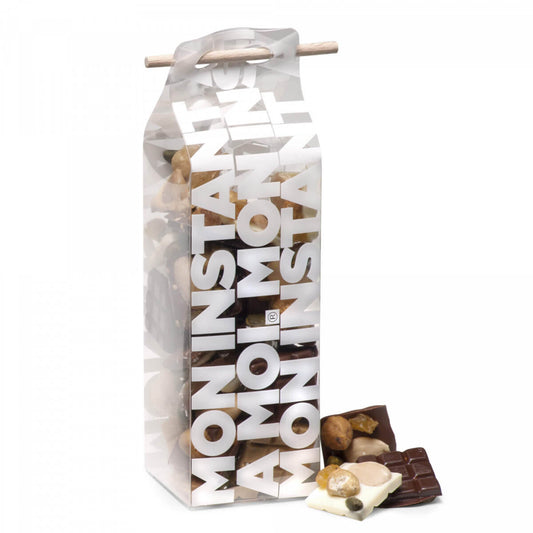 Pocket 33 generous mendiants Chocolate with dried fruits and nuts. Pistachios, white raisins, cocoa nibs, sesamy set. Dark, milk and white chocolates. 6.70 oz