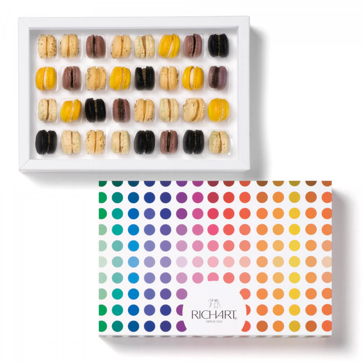Box of 32 mini-French macarons appetizer in assorted flavors. Notes of foie gras, Parmesan and even tapenade!