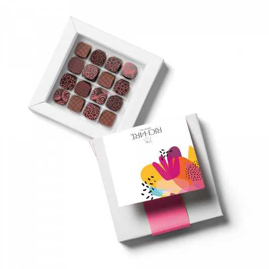 Box of 16 Gourmet Fruity Chocolates. Smooth ganaches and light coulis : raspberry, chestnut, pineapple, passion fruit... Made in France.