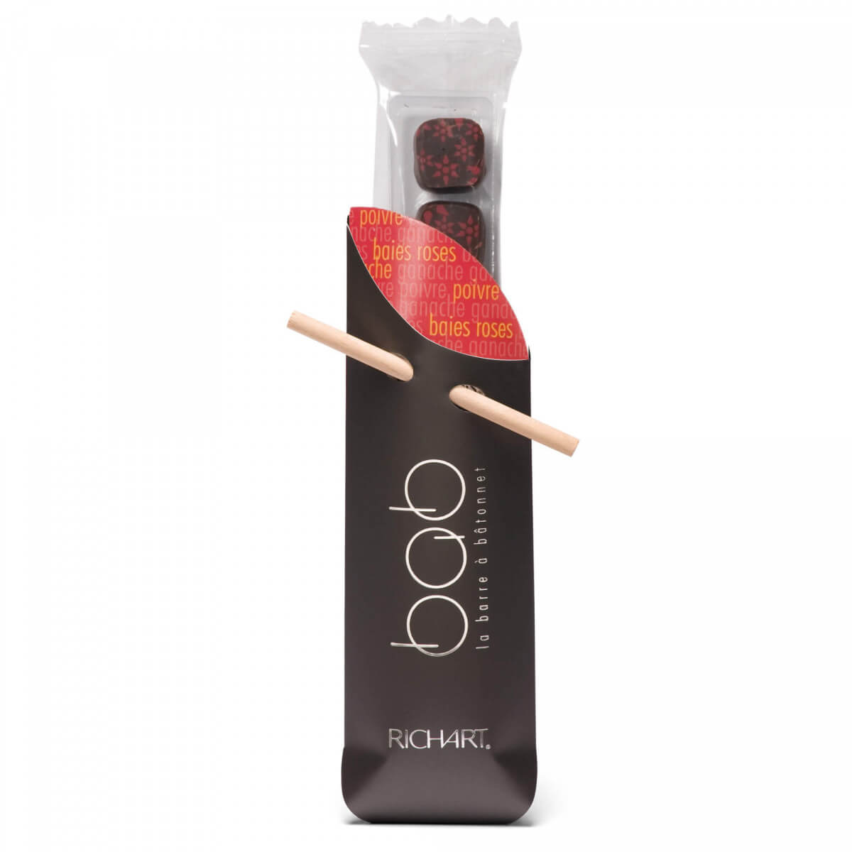 9 filled chocolates red pepper and pink peppercorn. Individual sleeve. Perfect as a Gift, as an attention or just as a personal treat.